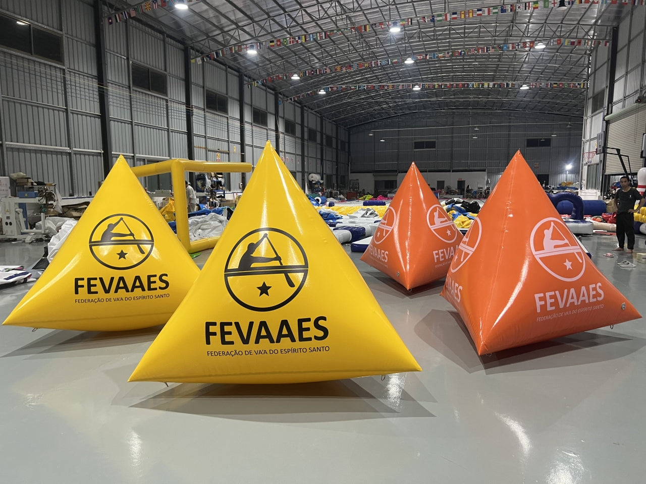 Pyramid Shape Inflatable Racing Marker Buoys For Paddle Surfing 2m Size