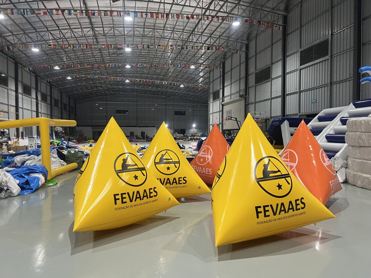 Pyramid Shape Inflatable Racing Marker Buoys For Paddle Surfing 2m Size