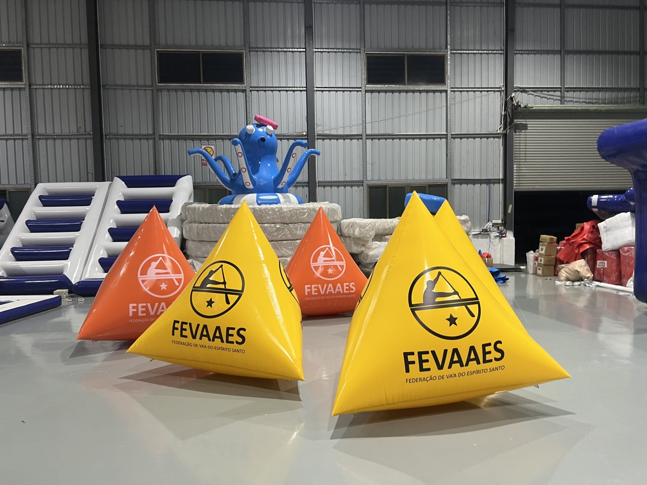 Pyramid Shape Inflatable Racing Marker Buoys For Paddle Surfing 2m Size