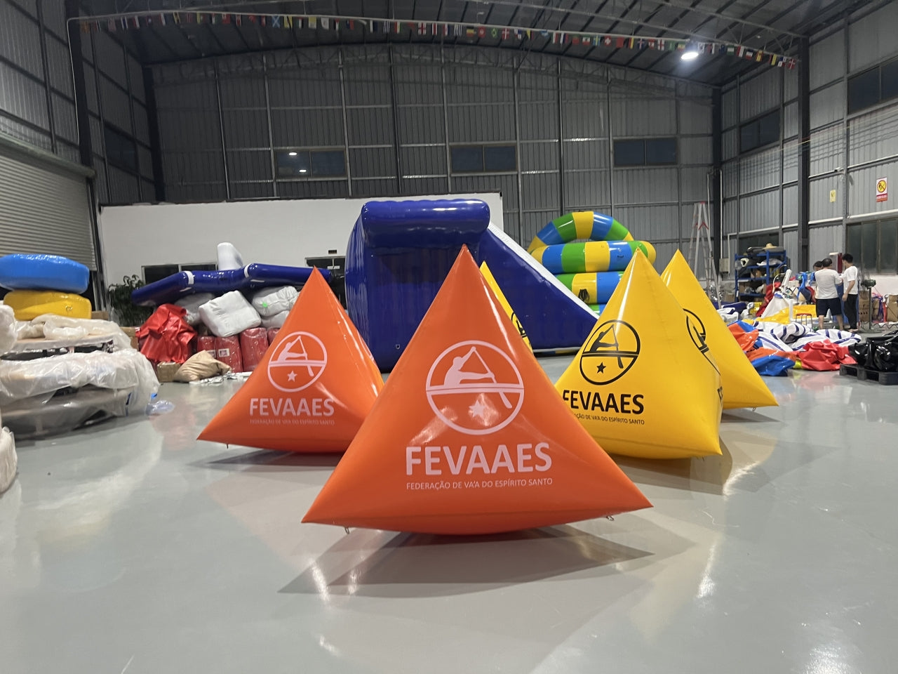 Pyramid Shape Inflatable Racing Marker Buoys For Paddle Surfing 2m Size