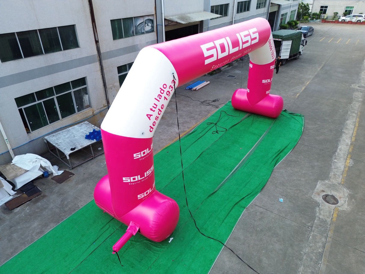 Event specific inflatable arch