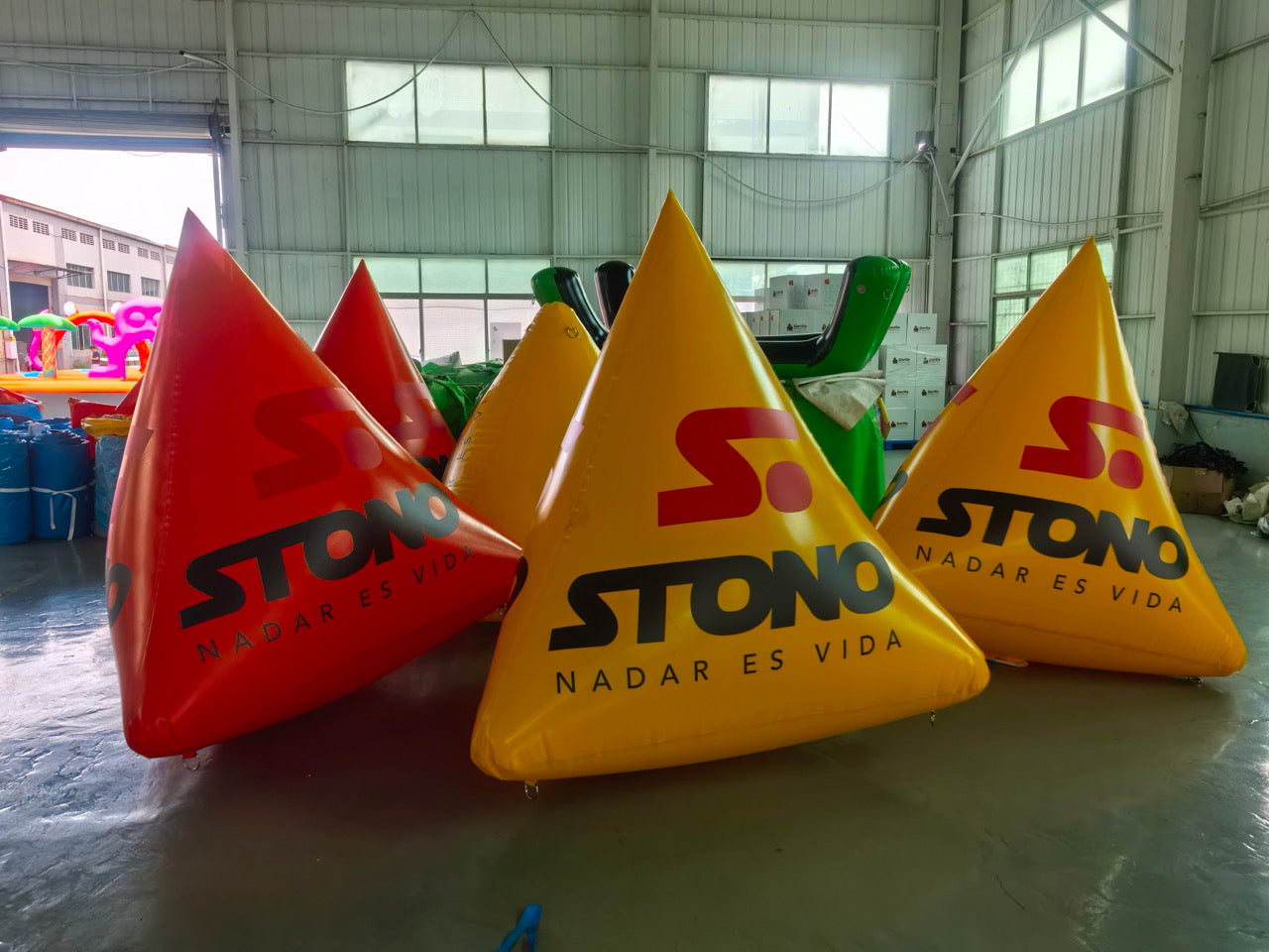 Customizable triangular inflatable buoy