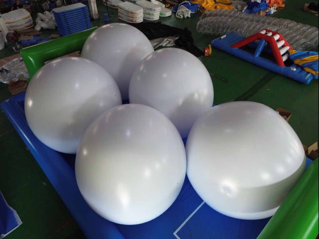 GIANT INFLATABLE BALLOON