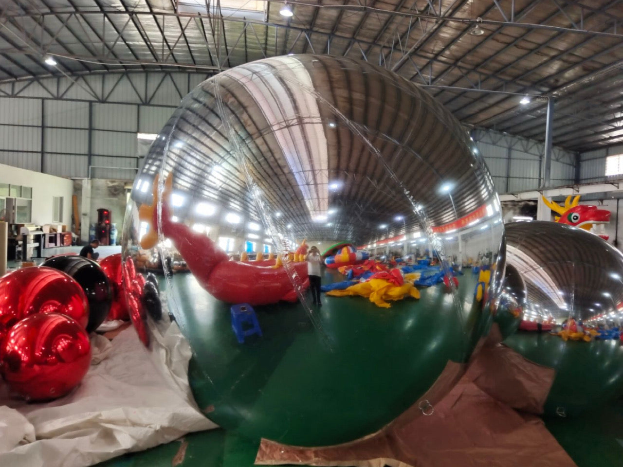 SILVER Inflatable Mirror Surface Balloon