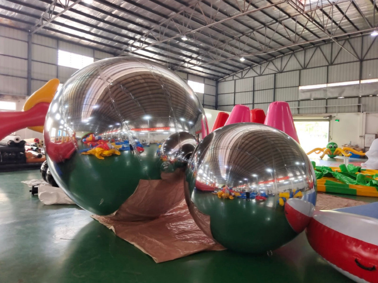 SILVER Inflatable Mirror Surface Balloon